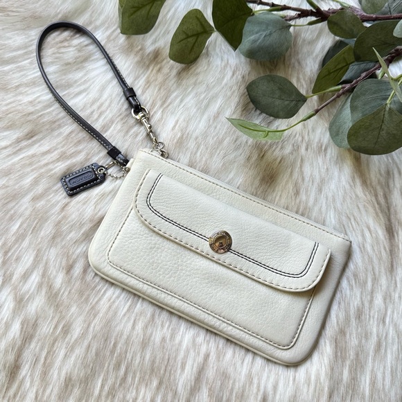 Coach Off-White Wristlet - Picture 1 of 8